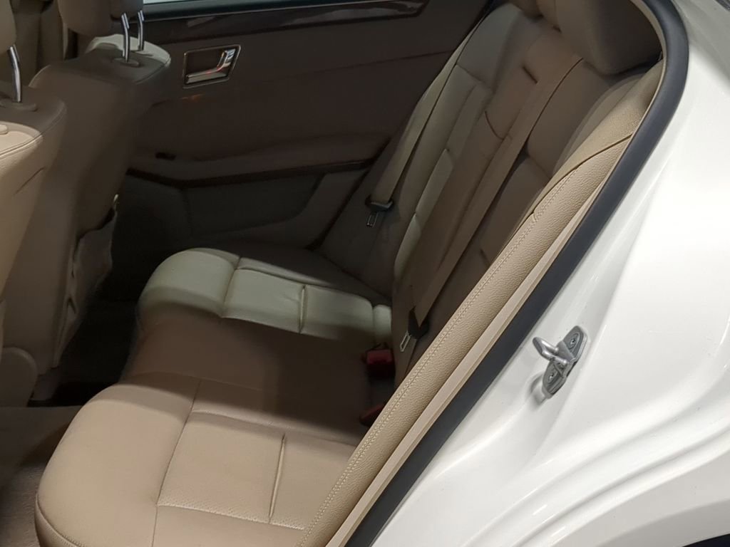 Used 2011 Mercedes-Benz E 350 4MATIC Sedan image 32
