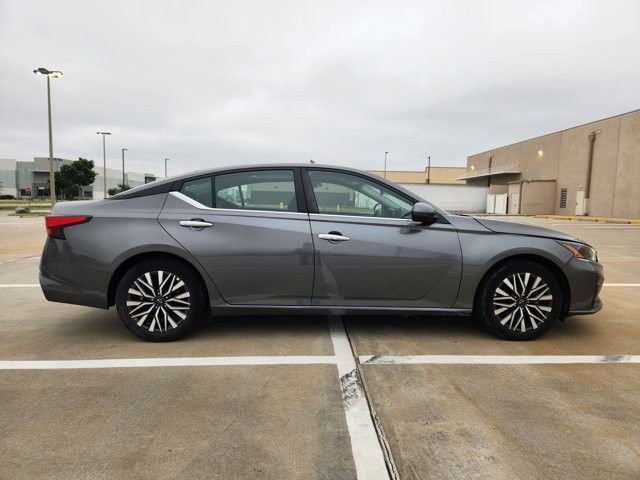 Used 2024 Nissan Altima 2.5 SV w/ SV Premium Package FWD image 4