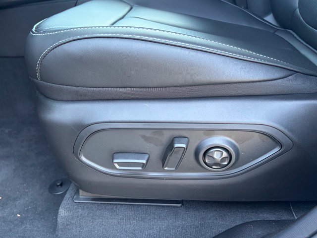 New 2026 Jeep Grand Cherokee Limited w/ Luxury Tech Group II AWD/4WD image 17