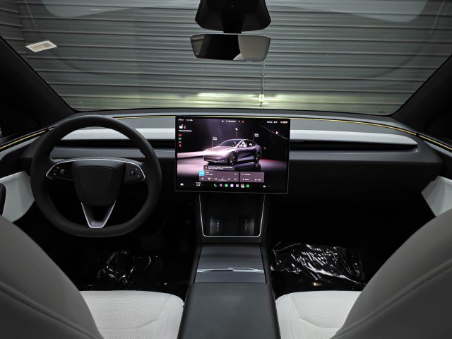 Used 2026 Tesla Model Y Long Range RWD image 11