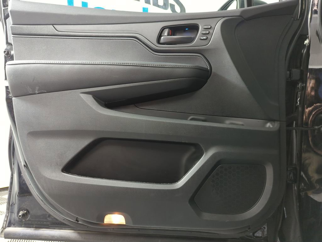 Certified 2024 Honda Odyssey EX-L image 9