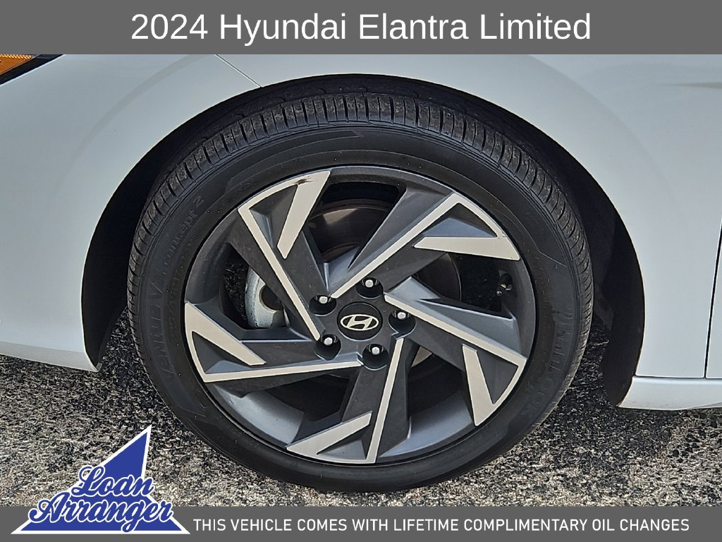 Used 2024 Hyundai Elantra Limited FWD image 17
