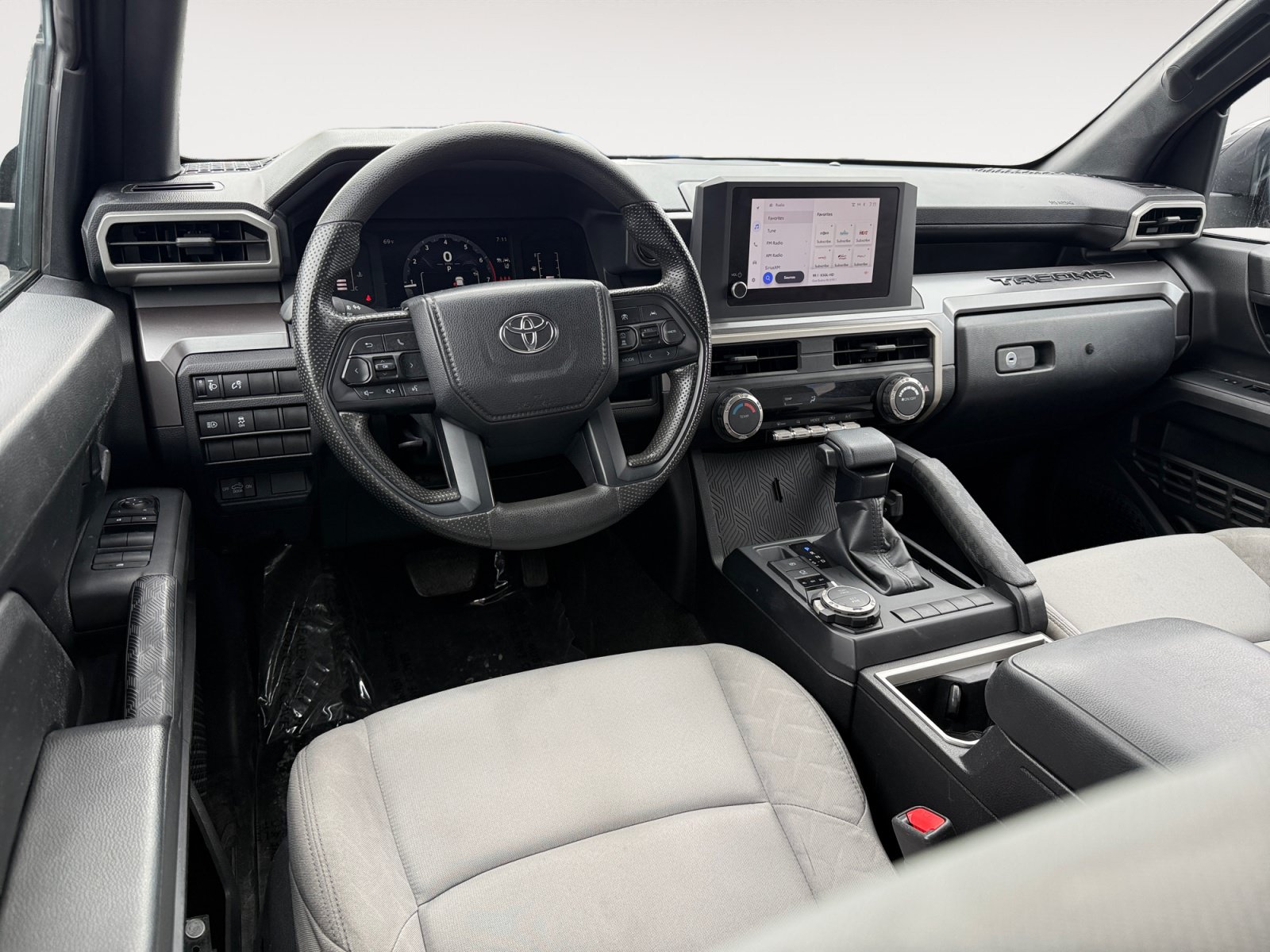 Used 2024 Toyota Tacoma SR5 AWD/4WD image 15