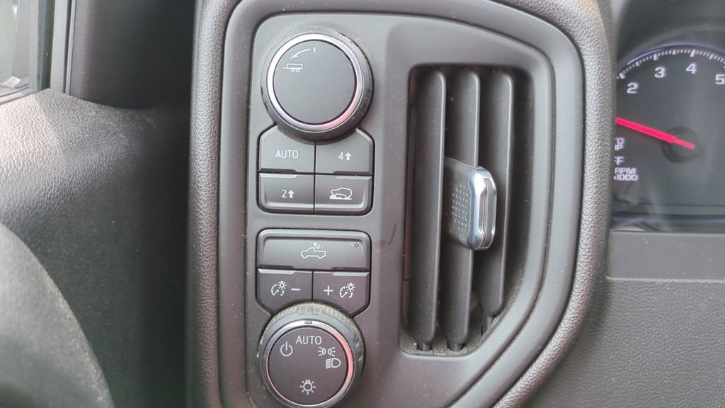Used 2023 Chevrolet Silverado 1500 Custom image 22