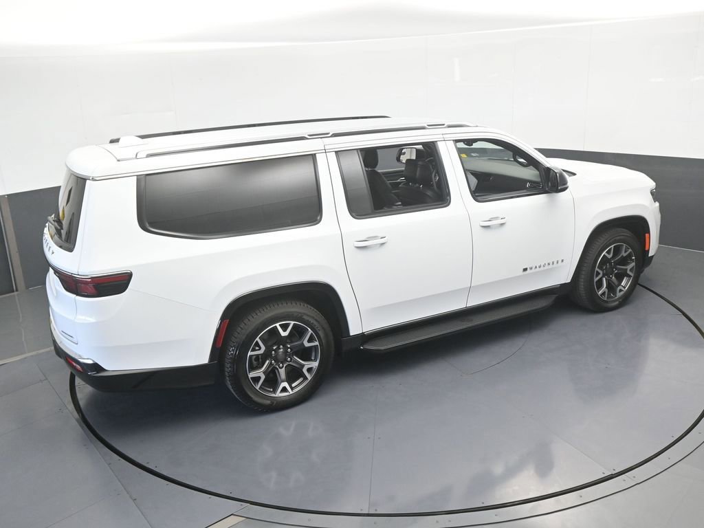 Used 2023 Jeep Wagoneer L Series III w/ Preferred Equipment Group image 12