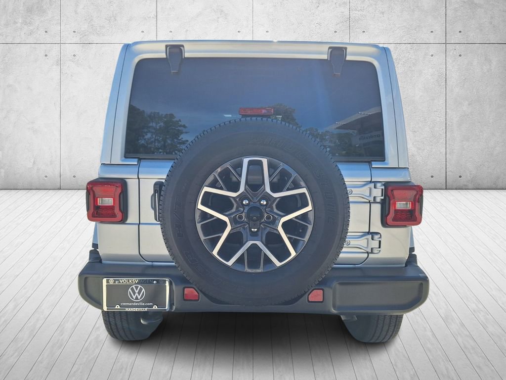 Used 2024 Jeep Wrangler Sahara image 4