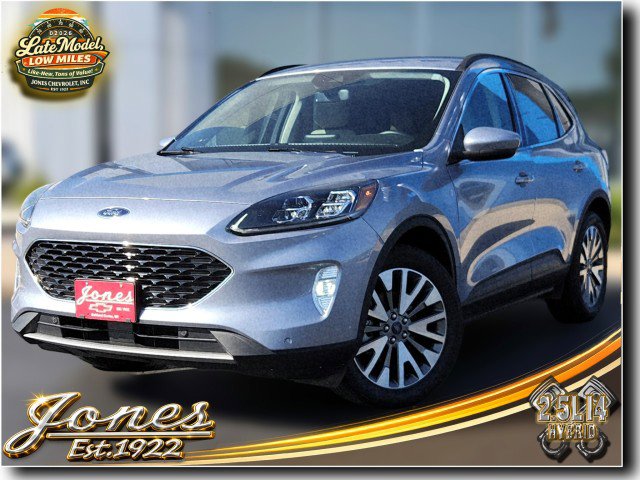 Used 2022 Ford Escape Titanium w/ Class II Trailer Tow Package image 1