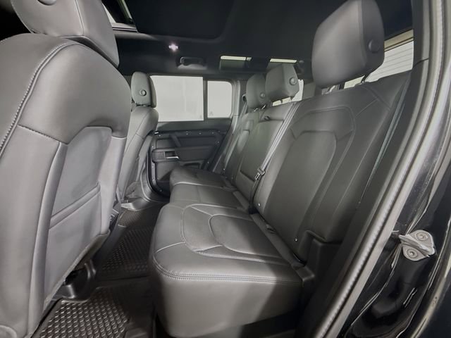 Used 2025 Land Rover Defender 110 S image 24