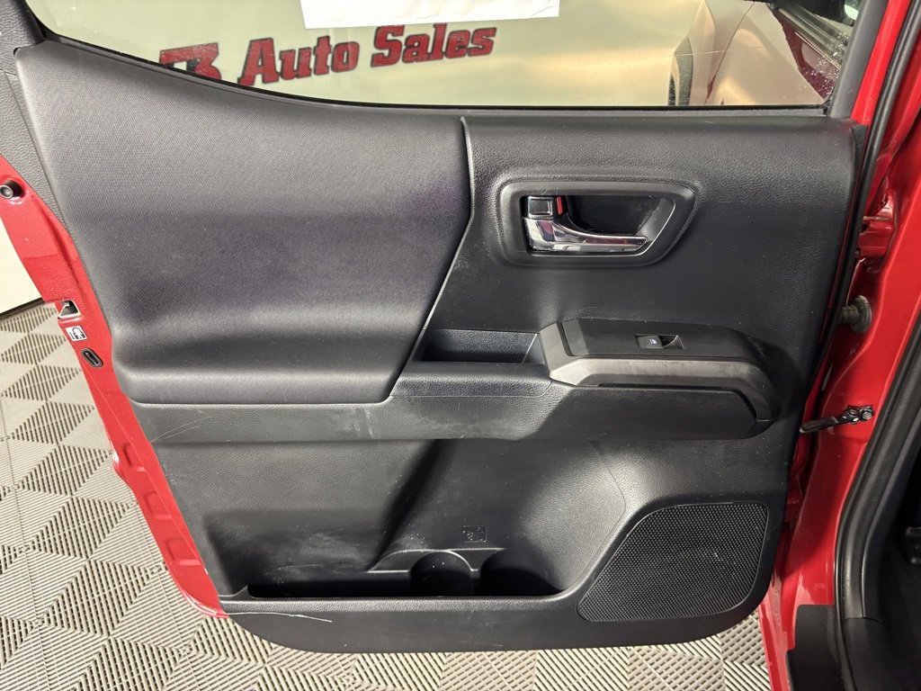 Used 2017 Toyota Tacoma TRD Off-Road w/ Tow Package image 40