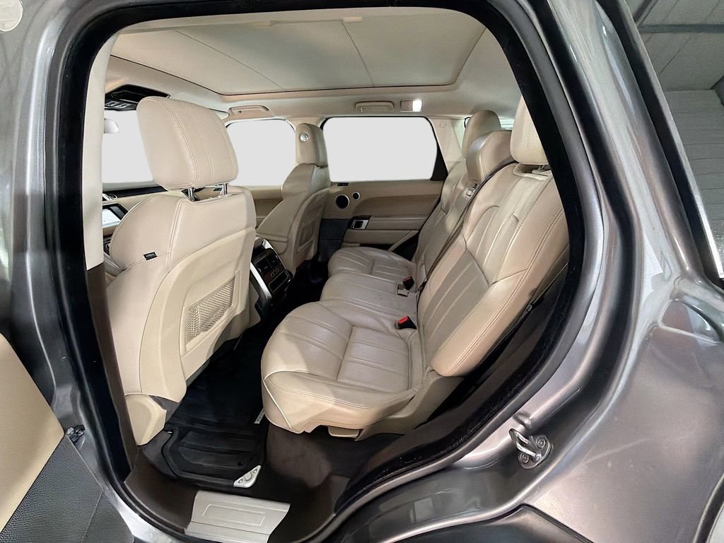Used 2016 Land Rover Range Rover Sport HSE image 26