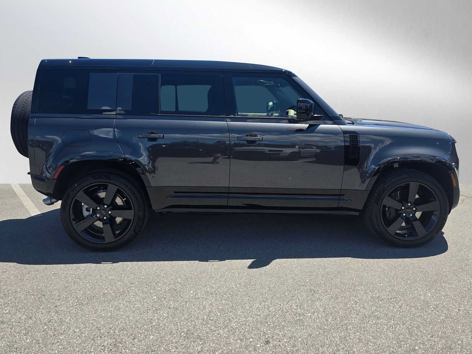 New 2026 Land Rover Defender 110 X-Dynamic SE AWD/4WD image 6