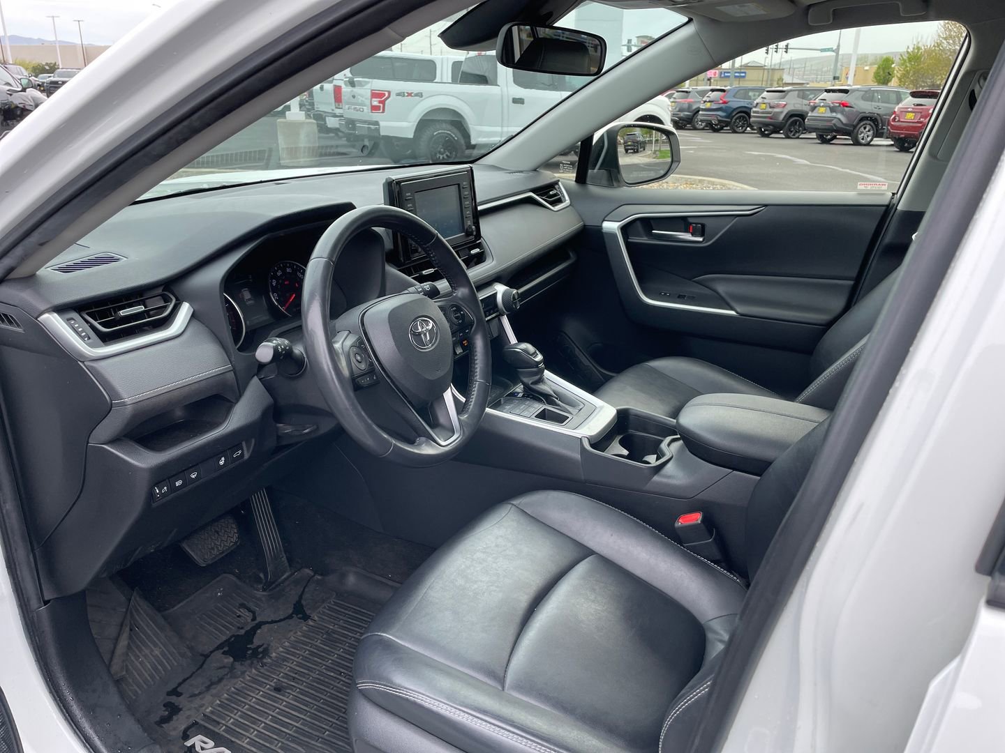 Used 2019 Toyota RAV4 XLE Premium w/ Cold Weather Package AWD/4WD image 18