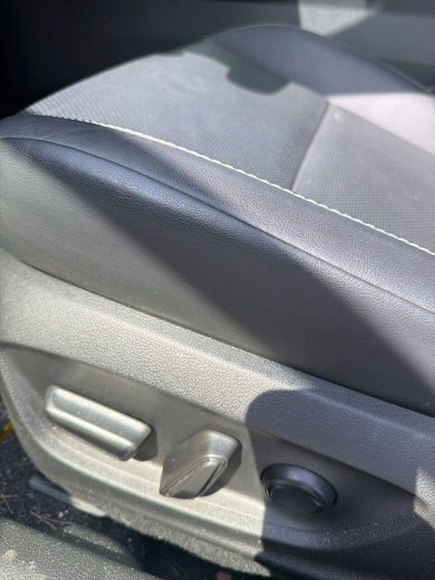 Used 2023 Toyota Prius XLE image 13