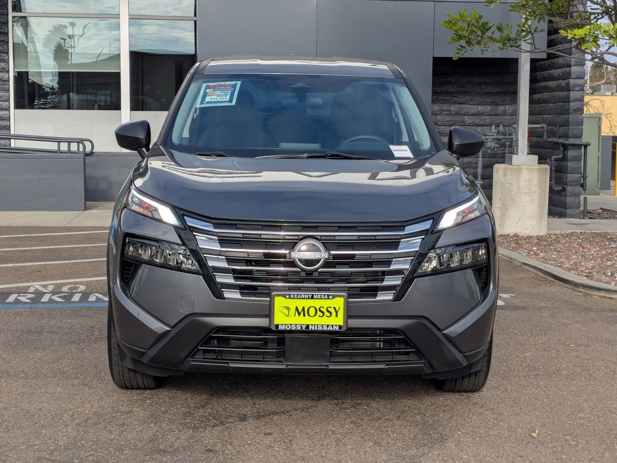 Used 2024 Nissan Rogue S image 2