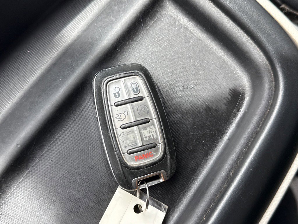 Used 2020 Chrysler Voyager Lxi image 23