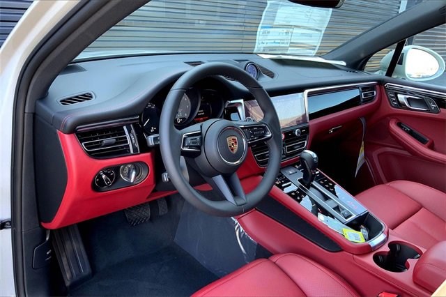 New 2026 Porsche Macan S image 4