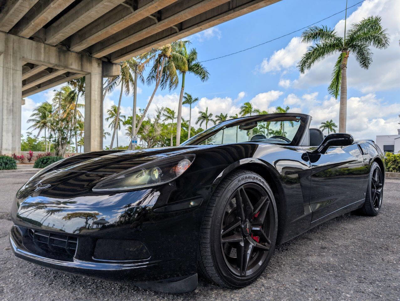 Used 2007 Chevrolet Corvette Convertible w/ Preferred Equipment Group image 10