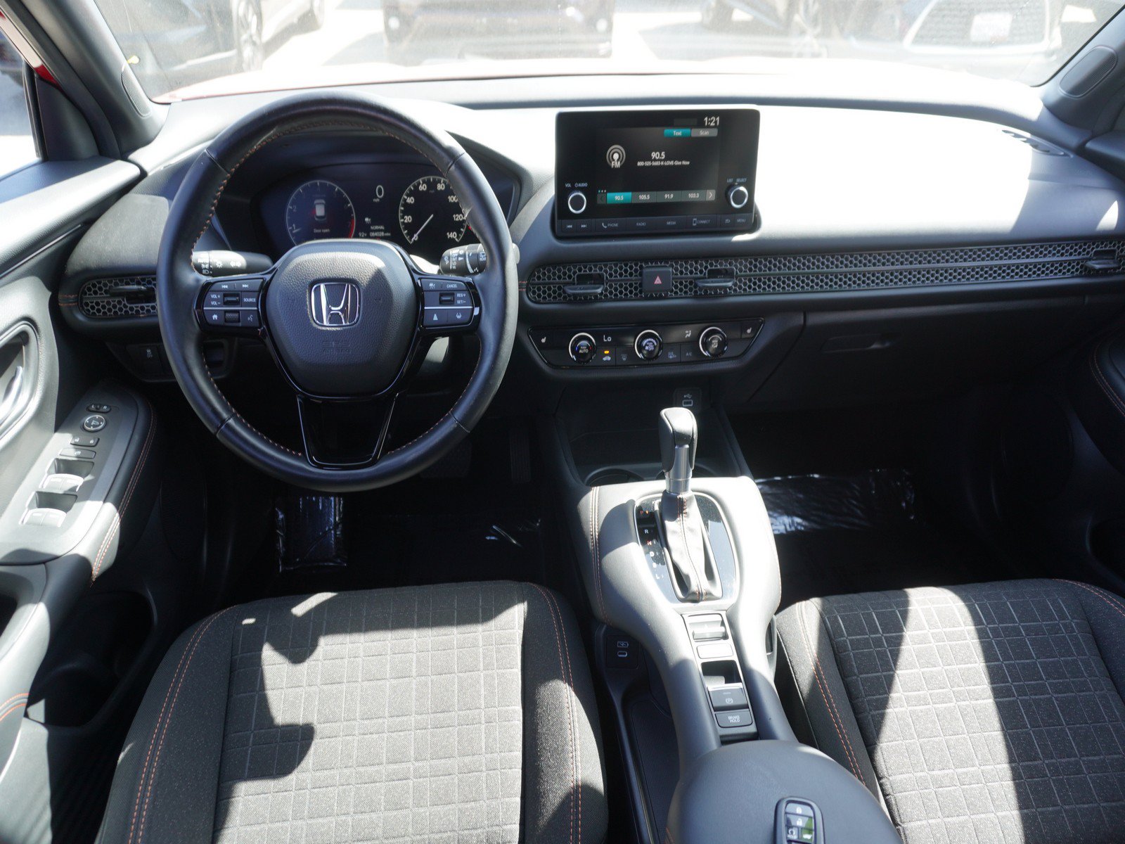 Used 2025 Honda HR-V Sport image 2