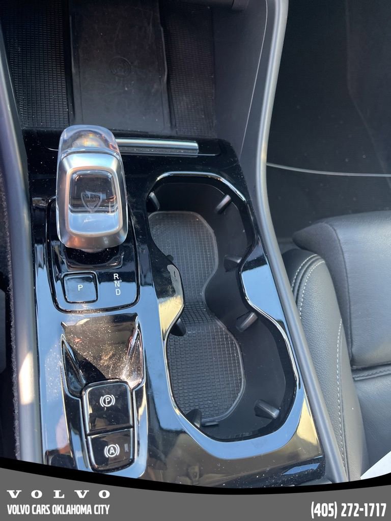 Certified 2025 Volvo XC40 B5 Plus image 11