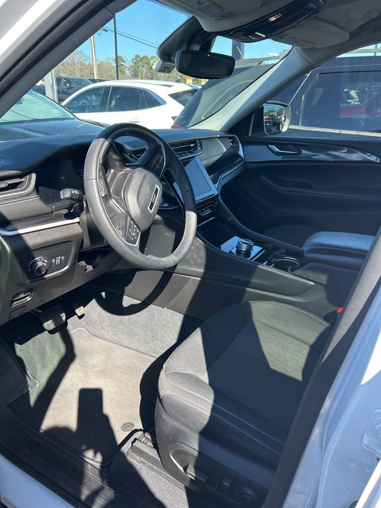 Used 2023 Jeep Grand Cherokee Laredo w/ Trailer Tow Prep Group (B) image 19