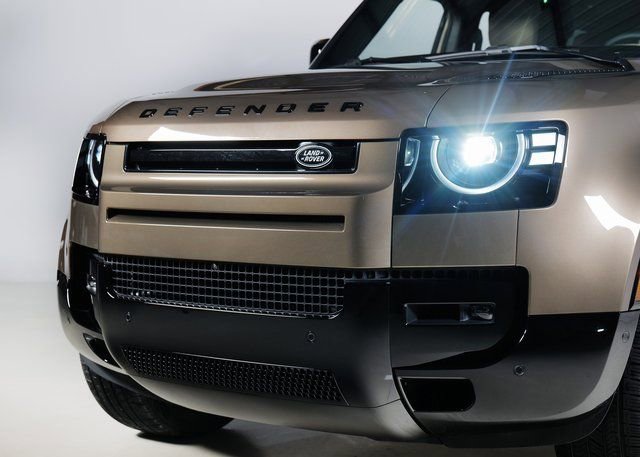 New 2026 Land Rover Defender 110 X-Dynamic SE image 28