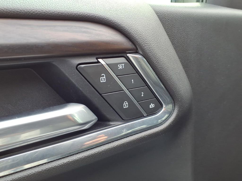 Certified 2025 GMC Sierra 1500 SLT image 19