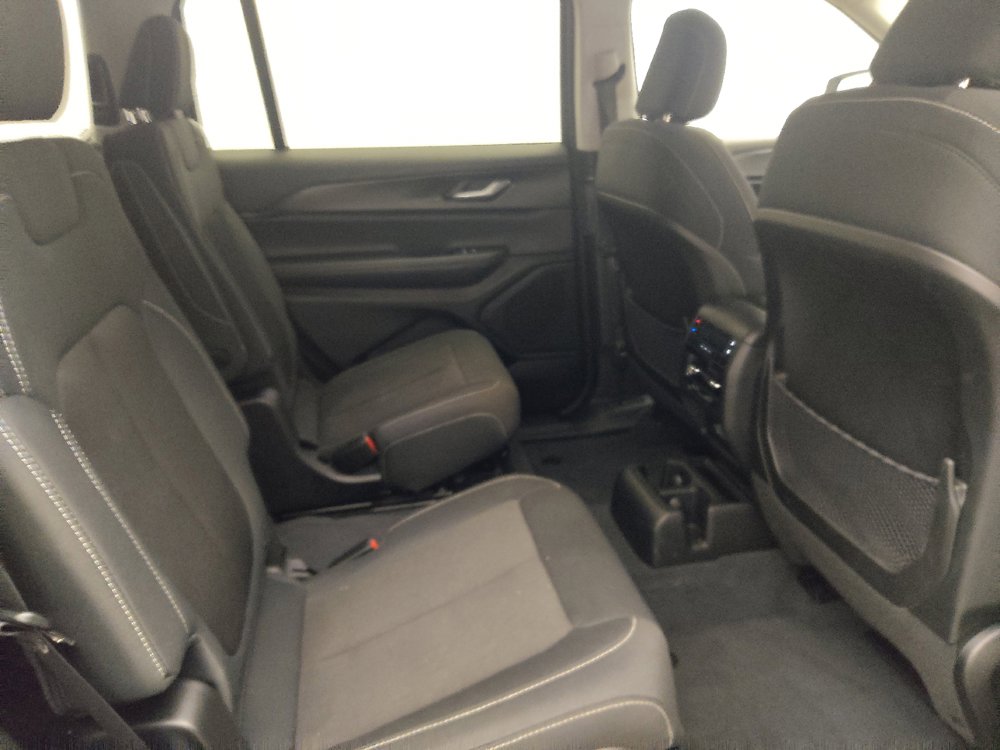 Used 2023 Jeep Grand Cherokee L Laredo RWD image 19