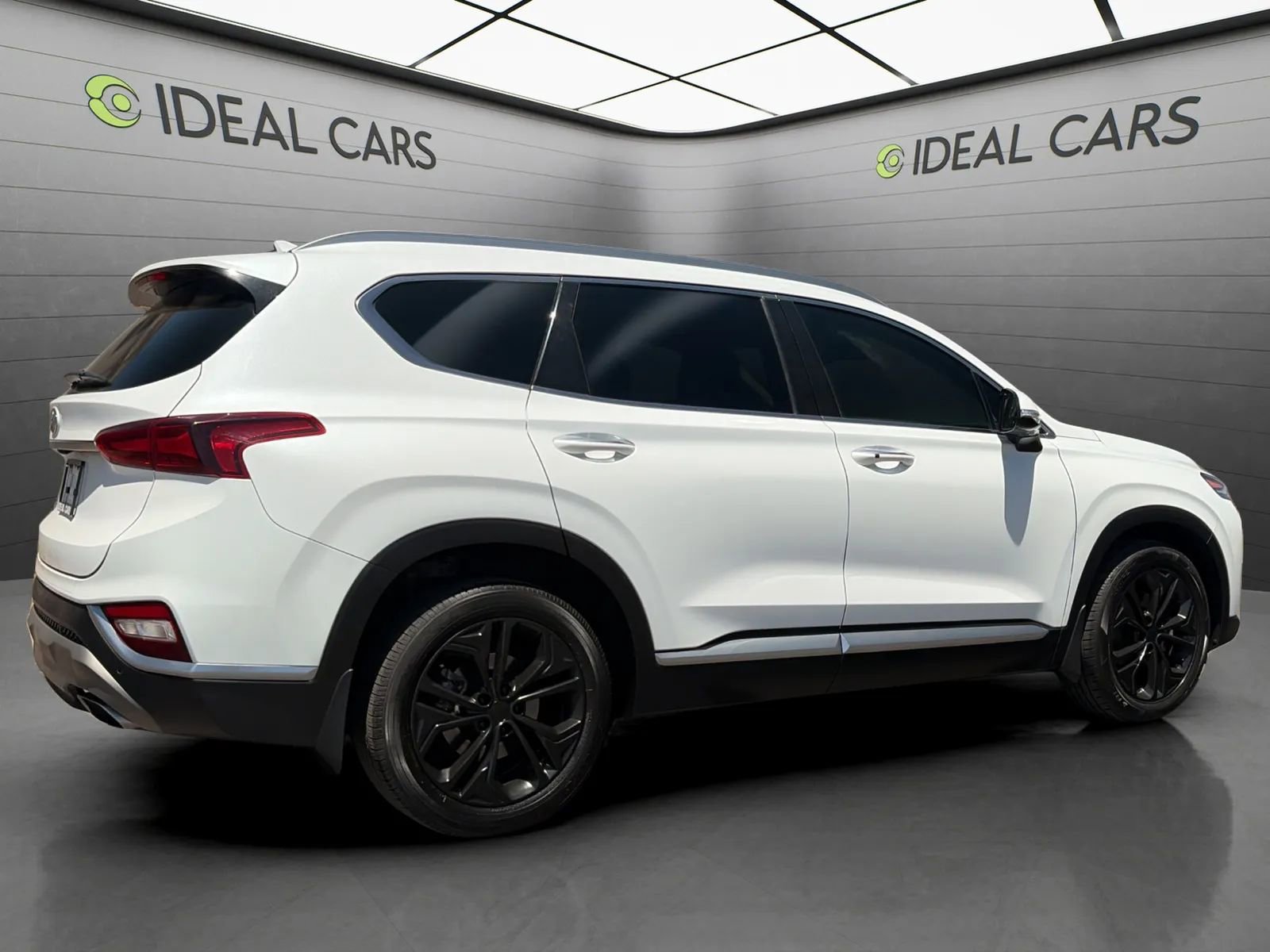 Used 2019 Hyundai Santa Fe Limited FWD image 6