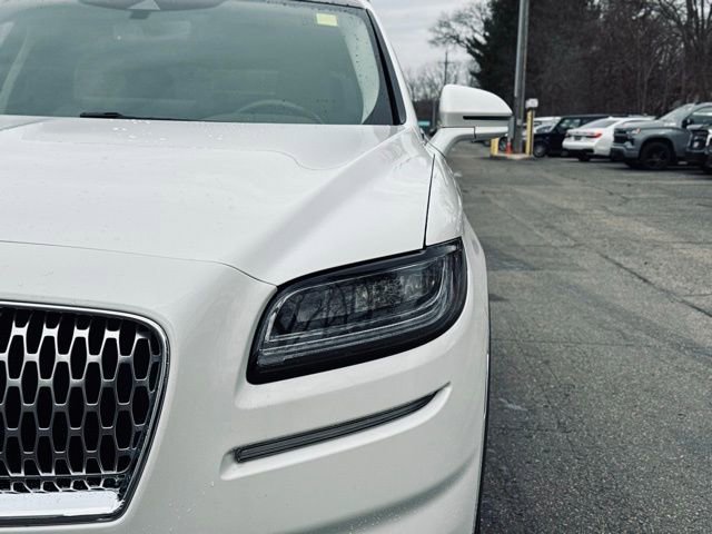 Used 2022 Lincoln Nautilus Reserve image 3