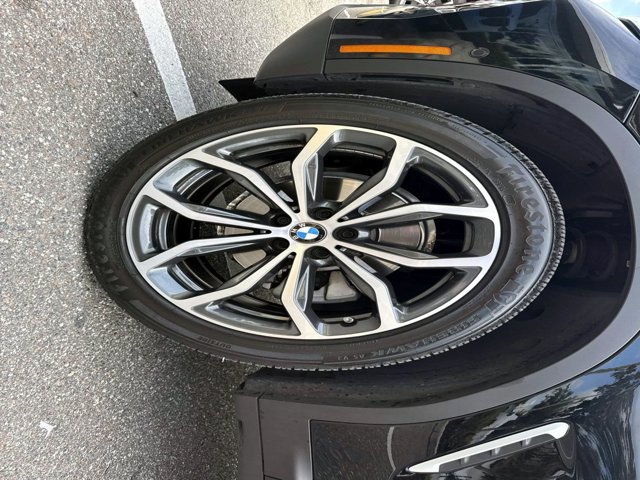Used 2025 BMW X4 xDrive30i w/ Premium Package AWD/4WD image 10