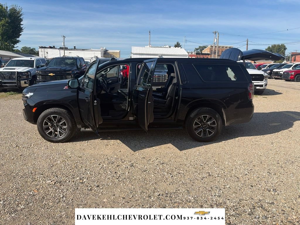 Used 2024 Chevrolet Suburban Z71 w/ Luxury Package AWD/4WD image 30