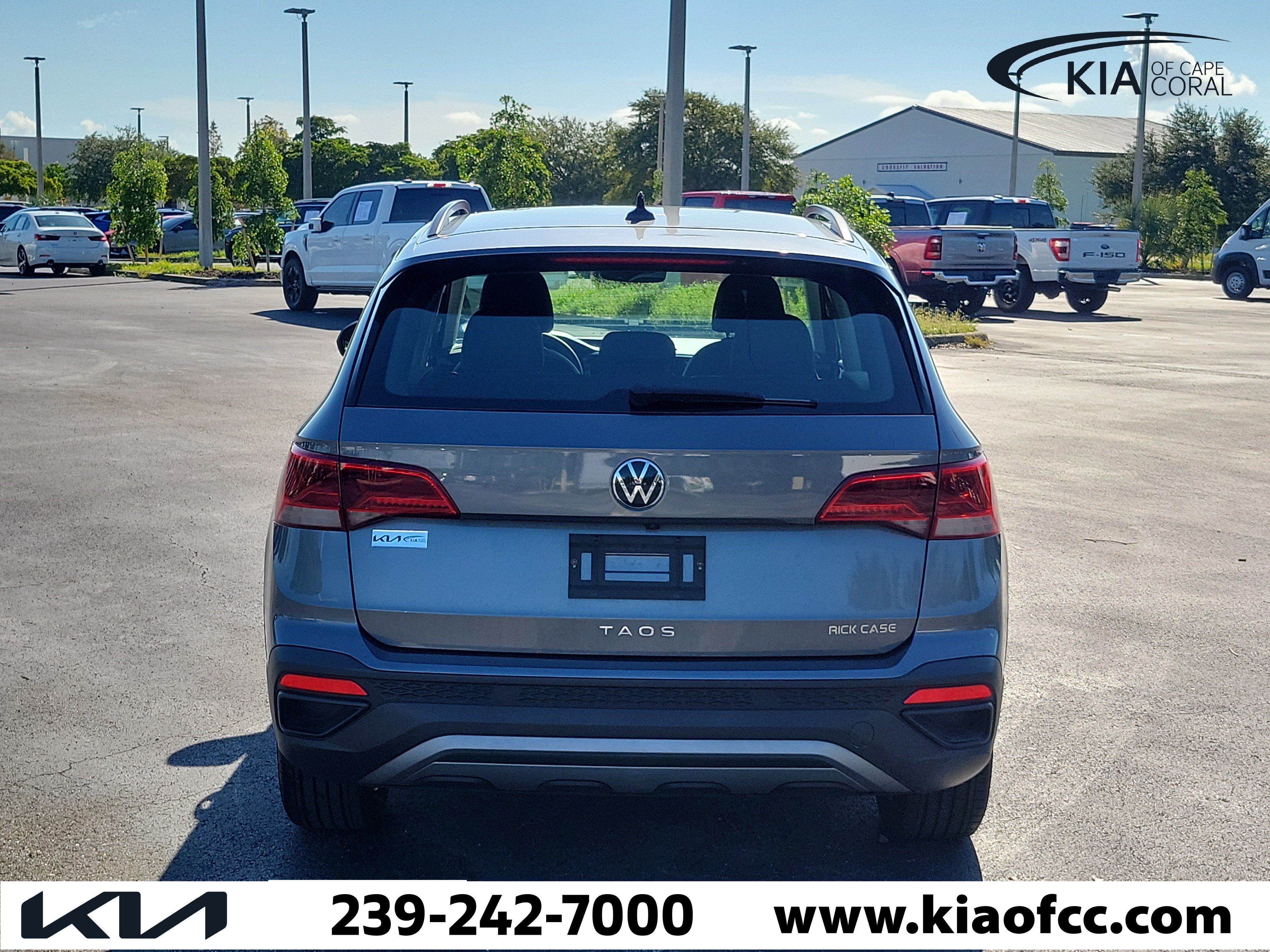 Used 2023 Volkswagen Taos S FWD image 5