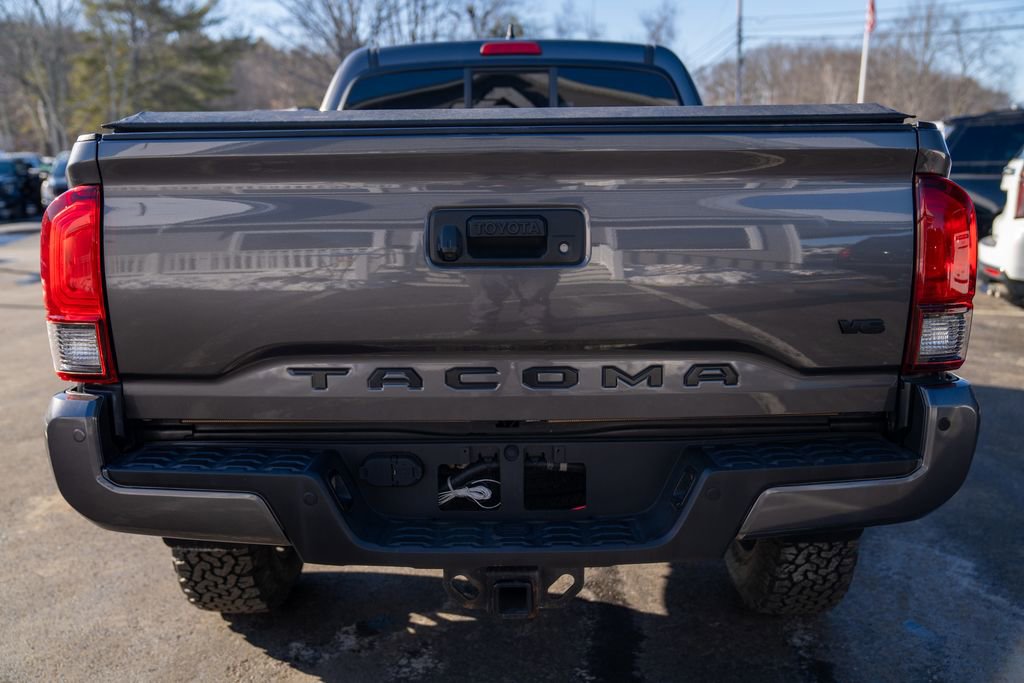 Used 2018 Toyota Tacoma TRD Sport w/ Technology Package image 5