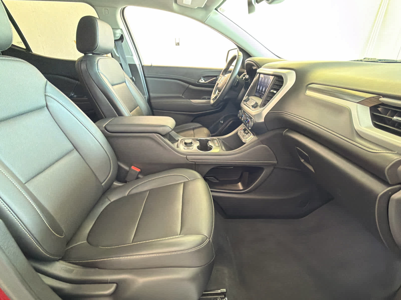 Used 2023 GMC Acadia SLT FWD image 28