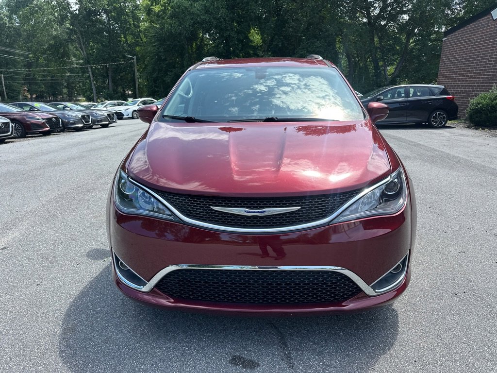 Used 2019 Chrysler Pacifica Touring-L image 3