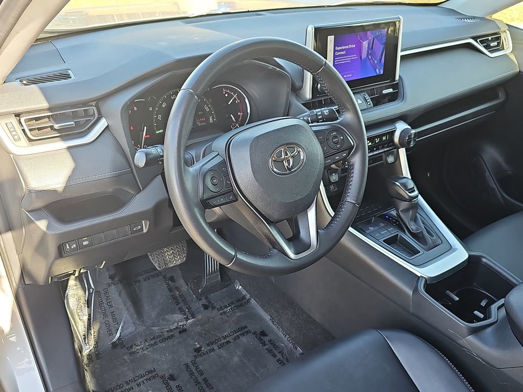 Used 2023 Toyota RAV4 XLE Premium image 19