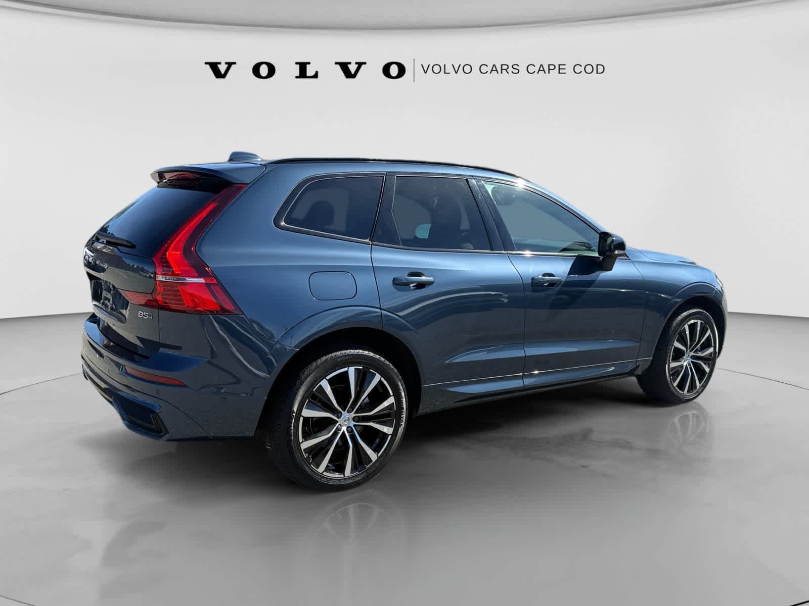 Used 2024 Volvo XC60 B5 Plus w/ Climate Package AWD/4WD image 7