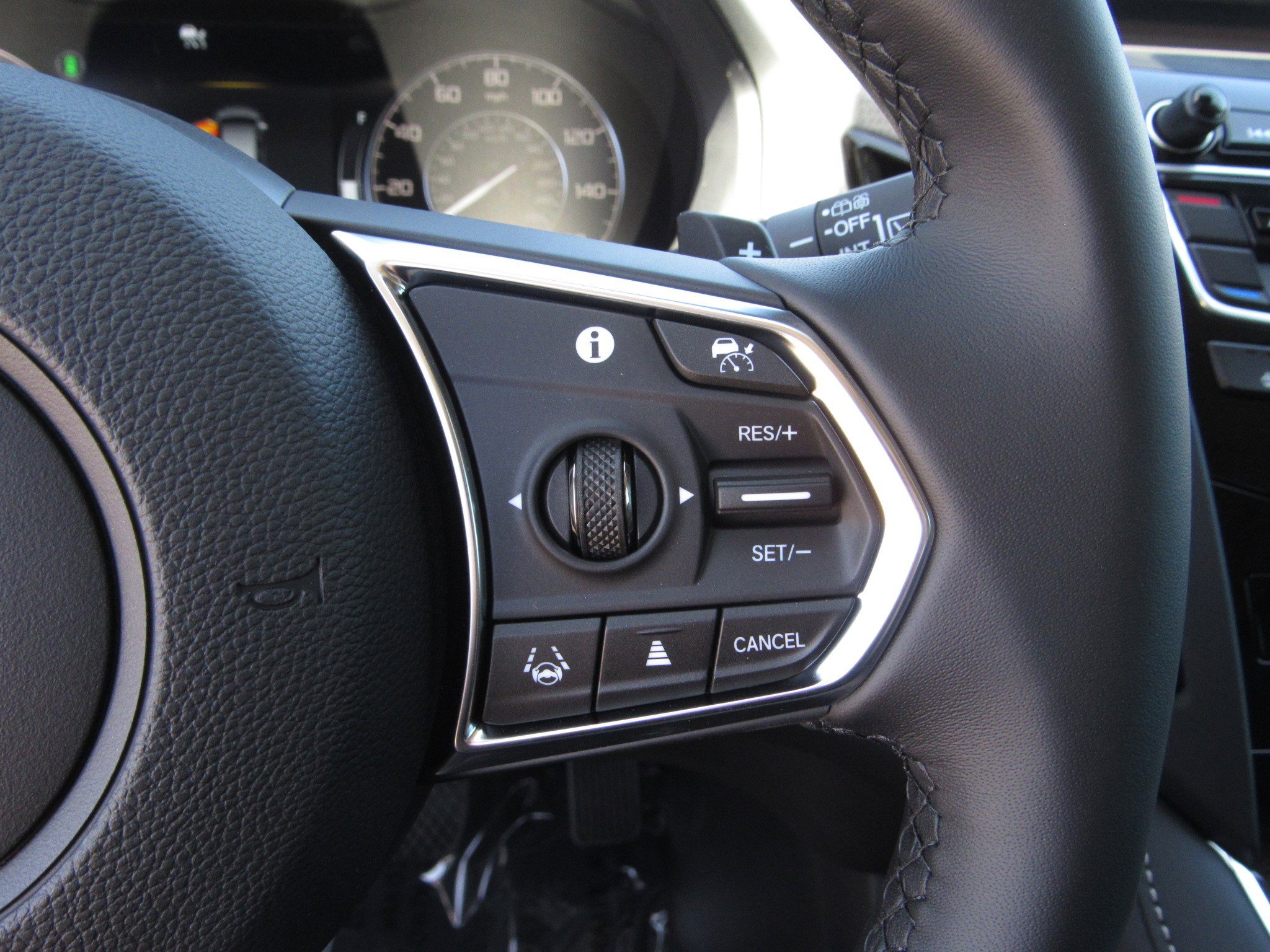 Certified 2025 Acura RDX SH-AWD w/ Technology Package image 29