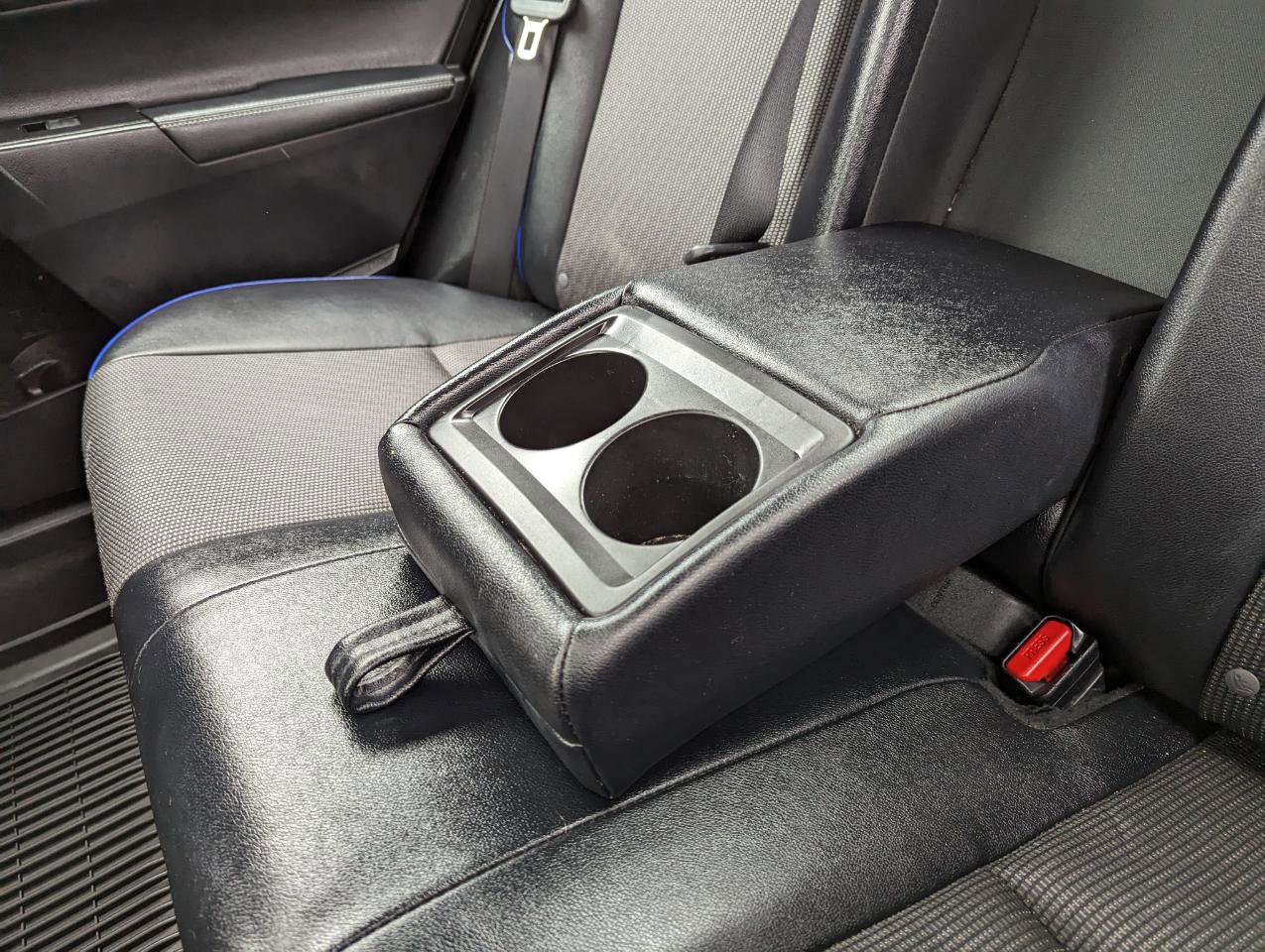 Used 2017 Toyota Corolla SE w/ SE Premium Package FWD image 42