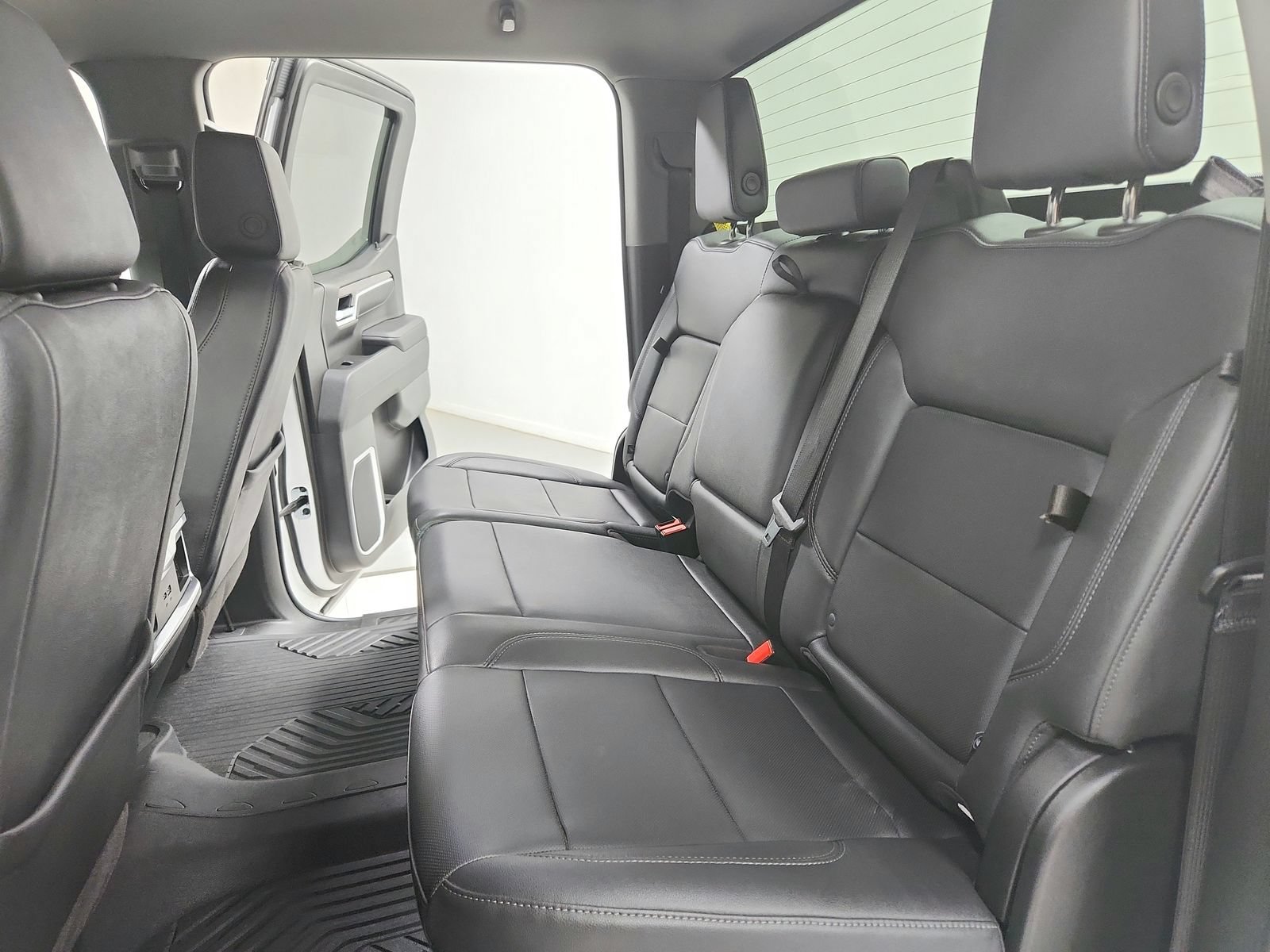 Used 2025 Chevrolet Silverado 1500 LTZ AWD/4WD image 39