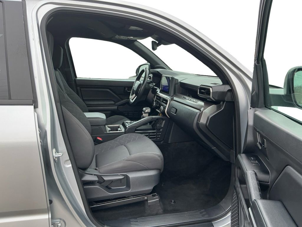 Used 2024 Toyota Tacoma SR5 w/ SR5 Upgrade Package image 22