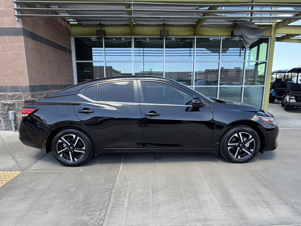 Used 2025 Nissan Sentra SV FWD image 9