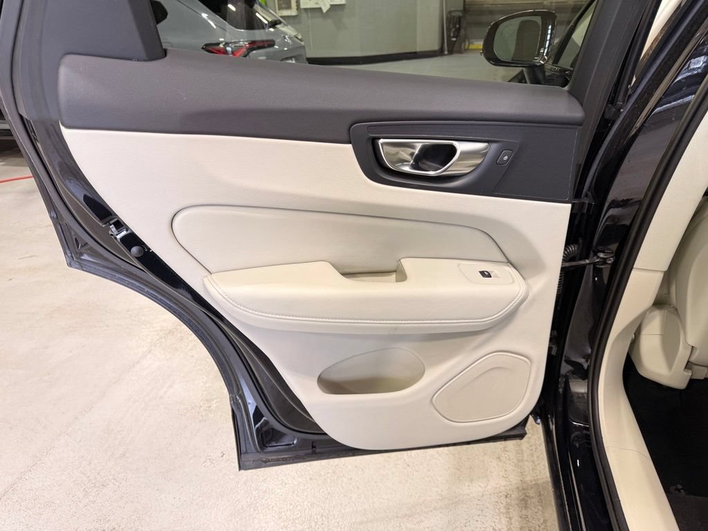 Used 2023 Volvo XC60 B5 Plus w/ Protection Package Premier AWD/4WD image 18