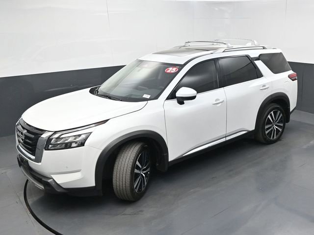Used 2025 Nissan Pathfinder Platinum w/ Cargo Package FWD image 41