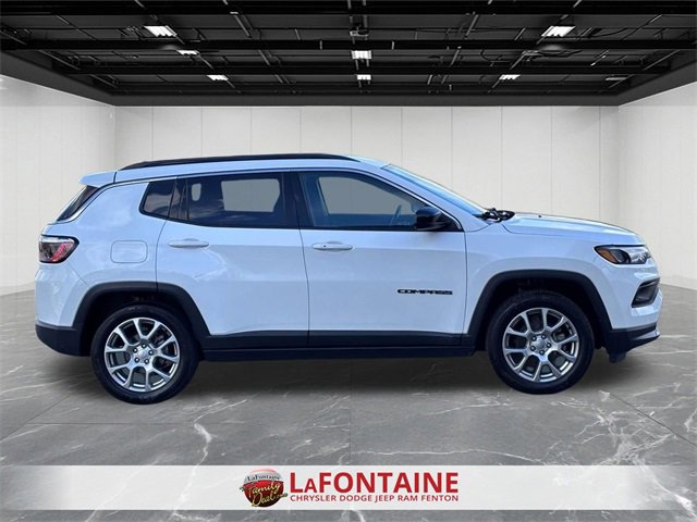 Used 2022 Jeep Compass Latitude image 6