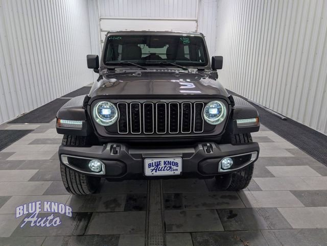 Used 2025 Jeep Wrangler Unlimited Sahara AWD/4WD image 6
