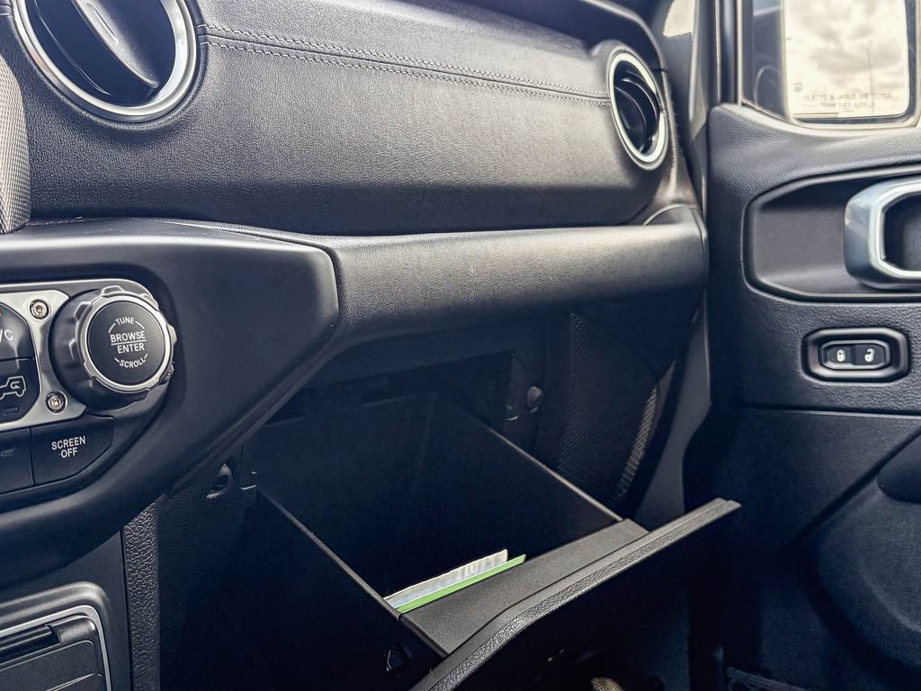 Used 2019 Jeep Wrangler Unlimited Sahara AWD/4WD image 52