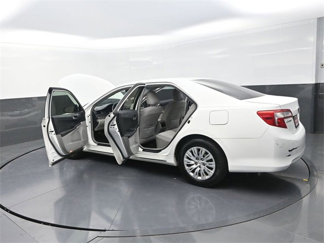 Used 2012 Toyota Camry LE image 39