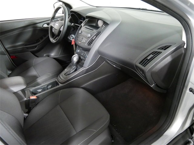 Used 2016 Ford Focus SE w/ SE Power Seat Package image 11