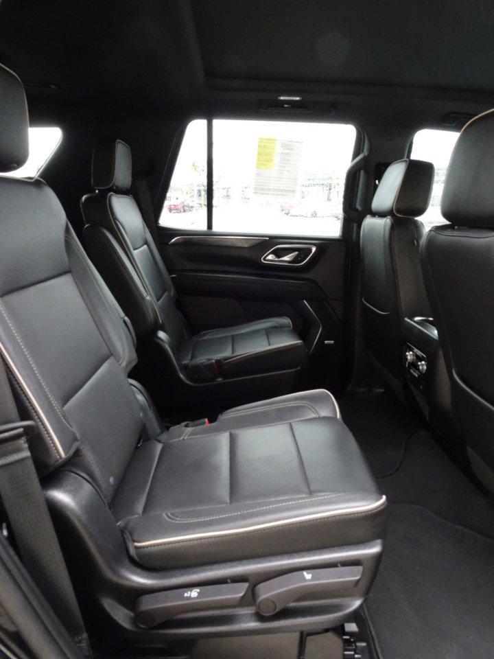 Used 2023 GMC Yukon SLT image 11